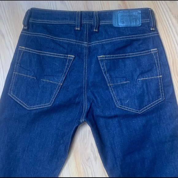 Diesel straight leg blue jeans. - Picture 5 of 5
